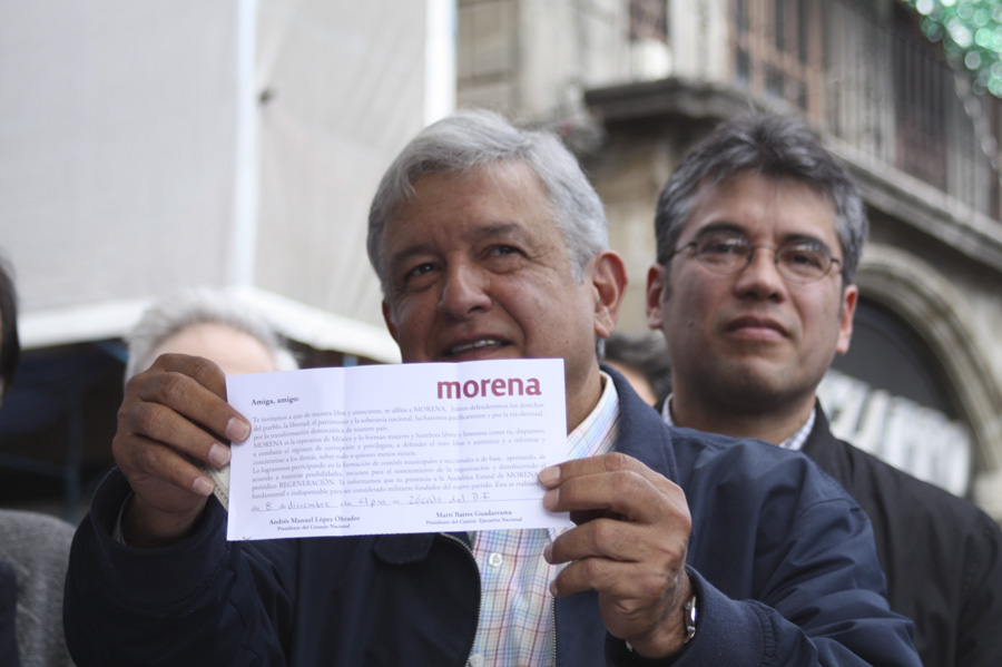 jgnaredo's tweet photo. En enero de 2013 inició campaña de afiliación a Morena. La derecha dijo: "no logrará registro".

Los medios no cubría: para ellos @lopezobrador_ estaba acabado.

9 años después Morena tiene presidencia, 22 estados, la Cámara, Senado...

Es impresionante lo que se hizo: histórico. https://t.co/GkShjORD0m