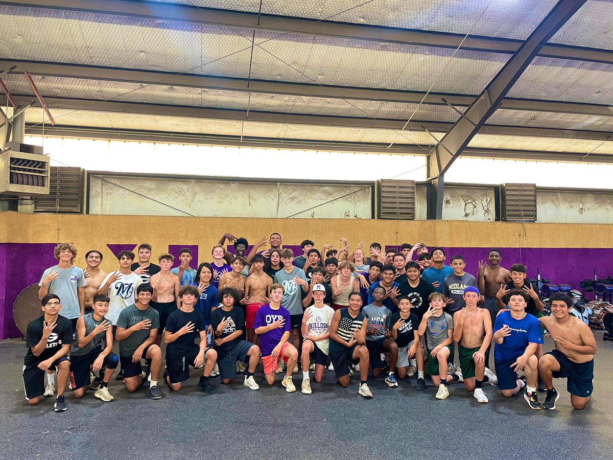 midlandhighfb's tweet photo. ⚠️WEEK 2 #Four4Four GROUP⚠️

🟣🟡FOUR 4 FOUR🟡🟣

The #Four4Four group are for those Dawgs who made every workout for the week and had ZERO 🚫 misses! 

WE WANT TO BE #Four4Four EVERY WEEK! 

#Four4Four 

#OYB https://t.co/GvDeA6M6SL