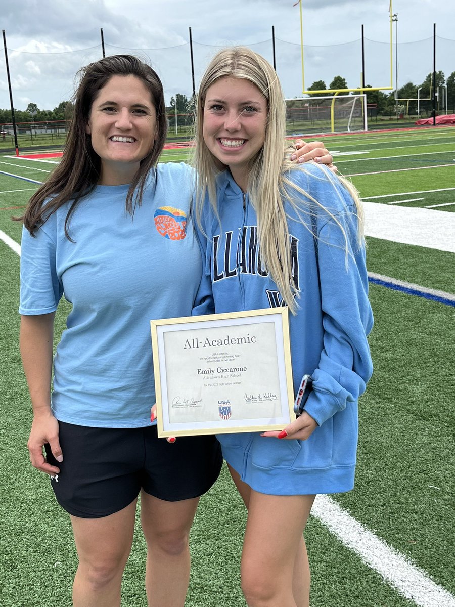 ConnieEmbley's tweet photo. An Academic All American, Emily Ciccarone receives this prestigious award from her Coach, Jen Chiusano.  Emily, we are proud of you. https://t.co/DxEJkFXojg