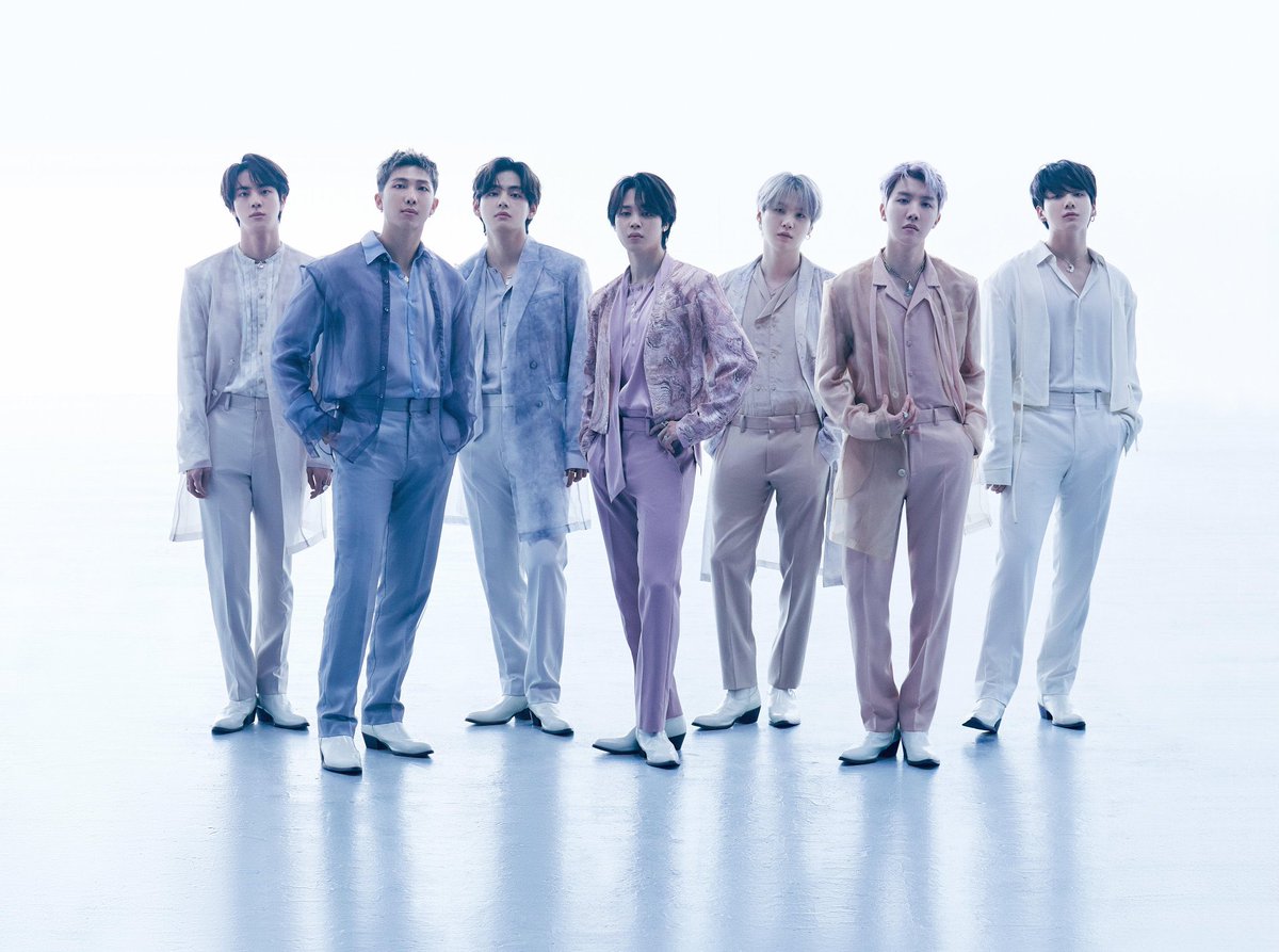 btschartdata's tweet photo. #RUNARMY starts now! 🌟

• Buy the song on iTunes &amp; BTS Store
• Open your streaming platforms and STREAM
• Tweet the hashtag https://t.co/1uBhlV72yX