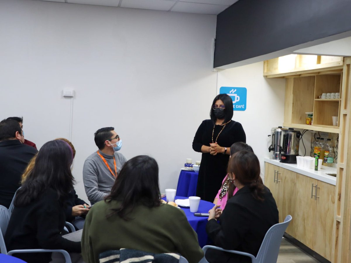 InjuvValparaiso's tweet photo. ¡Nuestra región tiene #INHub! 🎉 Dire nacional @RenataSantander, Seremi @cecarrami y Dire regional @paulivaldivia_ inauguran espacio cowork gratuito, totalmente equipado, para trabajo colaborativo y asociativo de jóvenes entre 15 a 29 años 💻👌

#Valparaiso #VinadelMar #Quilpue https://t.co/1Lj9EhQ3F7