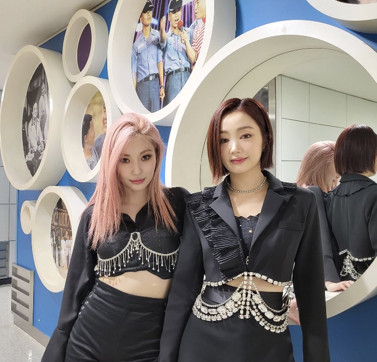 jinnyw1sh's tweet photo. [trans] jinny’s fanadds update:

“#JINLEA #JINNYXOGAWA 😎😎 #Awkwards 🤣” https://t.co/fHZLPqz4Ko