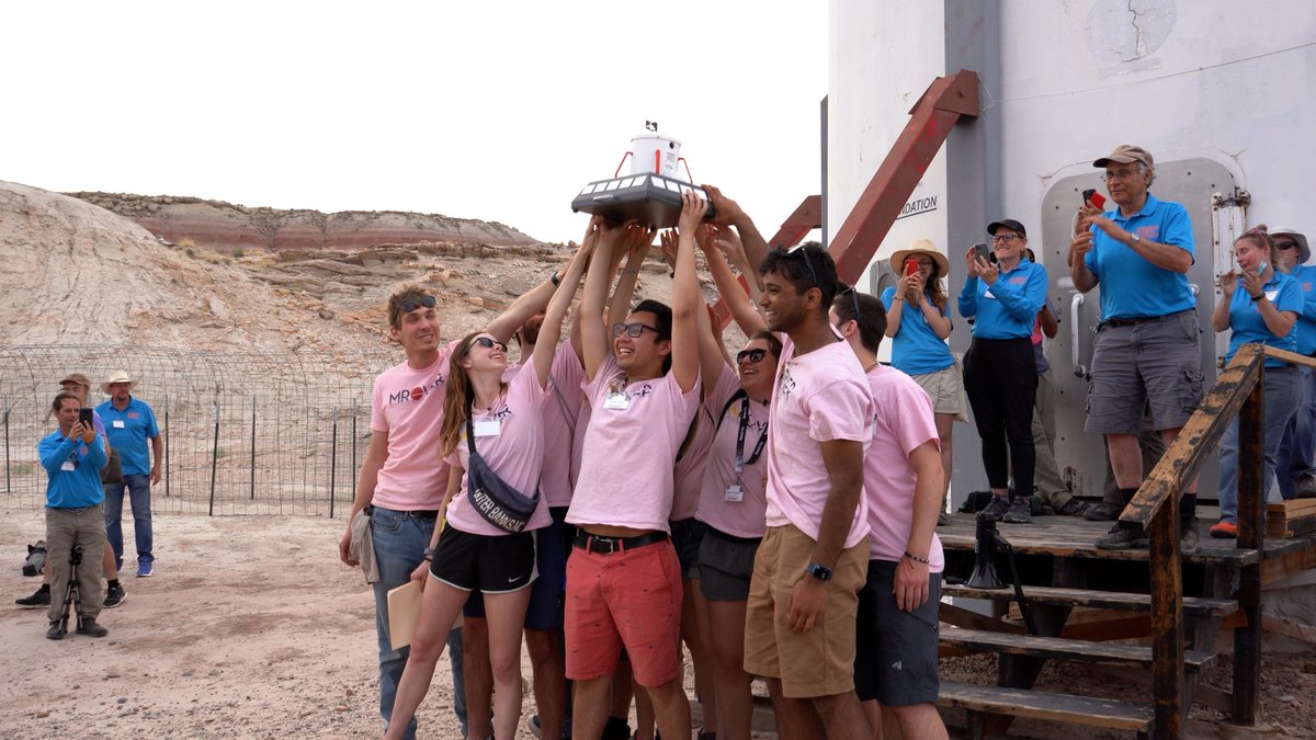 ProtocaseInc's tweet photo. For this year's @URConMars, we wanted to up the ante and create a dramatic URC trophy that could be passed down year after year to the first-place team. Mission accomplished! 🏆 

Congratulations to @UMRover for being the first team to hoist this trophy in celebration. 🙌 https://t.co/WuzeVymAfl