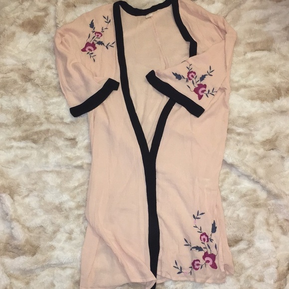 SpottedDingo's tweet photo. So good I had to share! Check out all the items I'm loving on @Poshmarkapp #poshmark #fashion #style #shopmycloset #athleta #wildpearl #madewell: https://t.co/t2saVPbS9Q https://t.co/gNP6qOFmnd