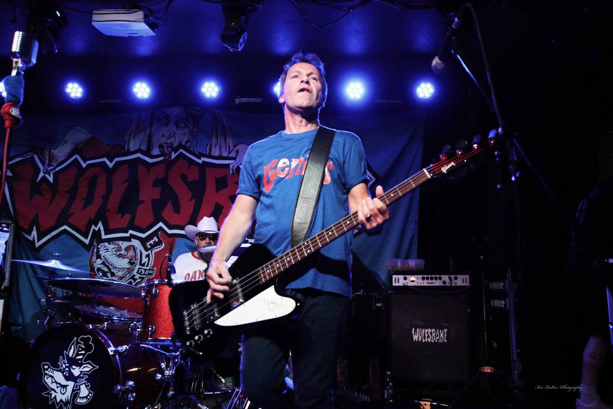 IanLadlow's tweet photo. Wolfsbane at London Water Rats - great fun to photograph @WolfsbaneHMS https://t.co/HSvjEzWSiK