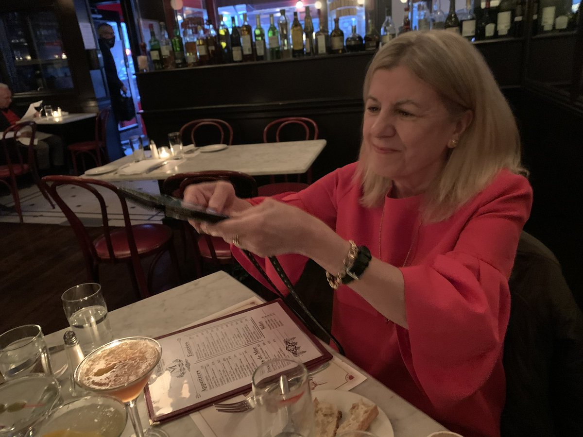 MannysBistroNY's tweet photo. At @mannysbistrony , cocktail photography is always encouraged. Salut! 🍸
#mannysbistro #cocktails #cocktailhour #sidecar #martini #gingimlet #gimlet #cocktailculture #drinks #nyc #newyorkcity #newyork #salut #cheers #upperwestside #uws #uwsrestaurants #uwsnyc #upperwestsiders https://t.co/MNNoycuZhU