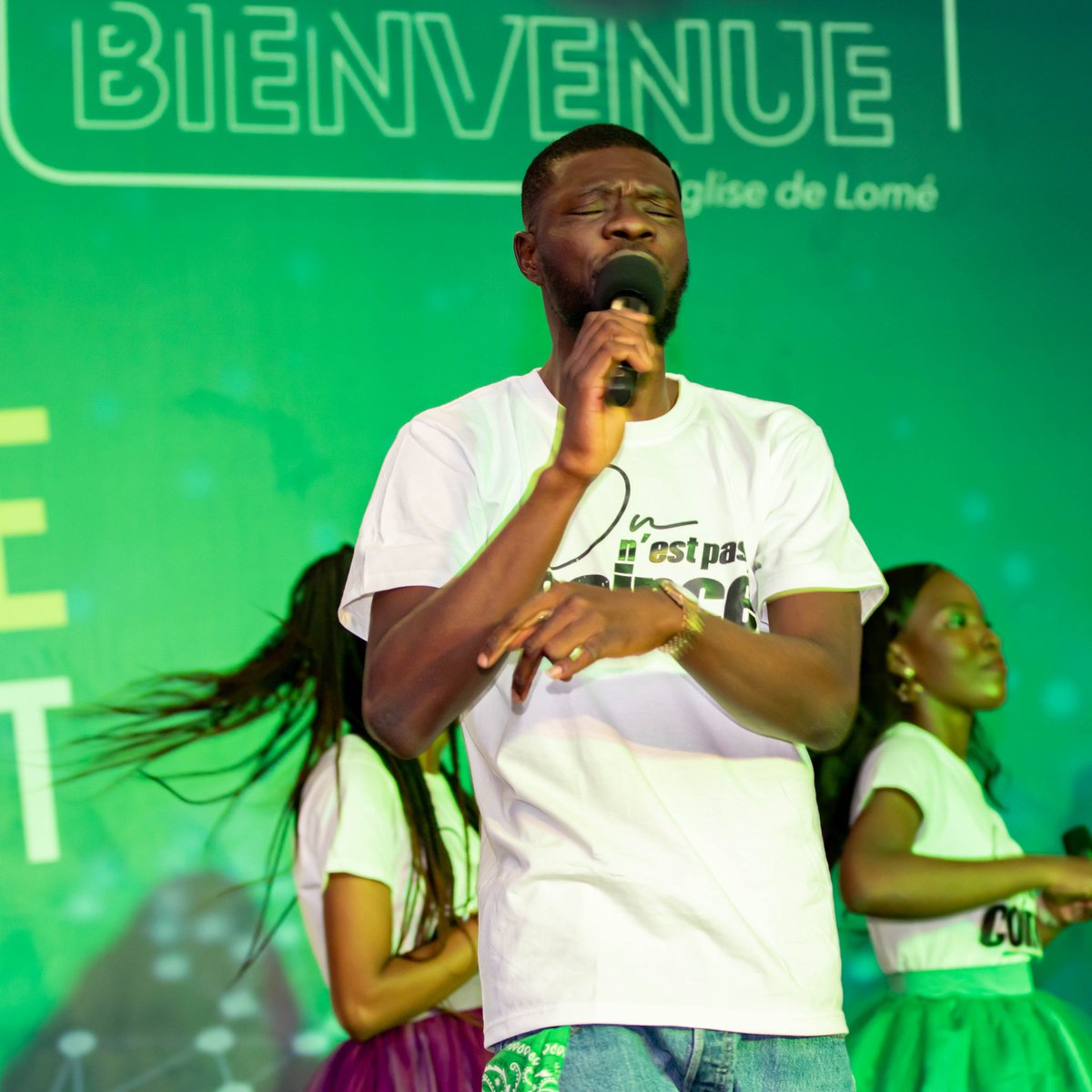 lechristyleur's tweet photo. Que l'Évangile ne soit pas ce que je chante mais ce que je suis., Que l'Évangile ne soit pas ce que je prêche mais ce que je vis.
#lechristyleur💡🌱✌🏾
#remplismoi🙏🏾
#christyle✝️✌🏾
#christvisible✝️✌🏾 https://t.co/5DQPsBhVMk