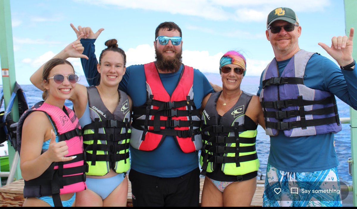 sacastor's tweet image. Jet ski day in Maui with @rebekah_castor @Delaney_Castor @kath_hill4 and Erik. #samehat