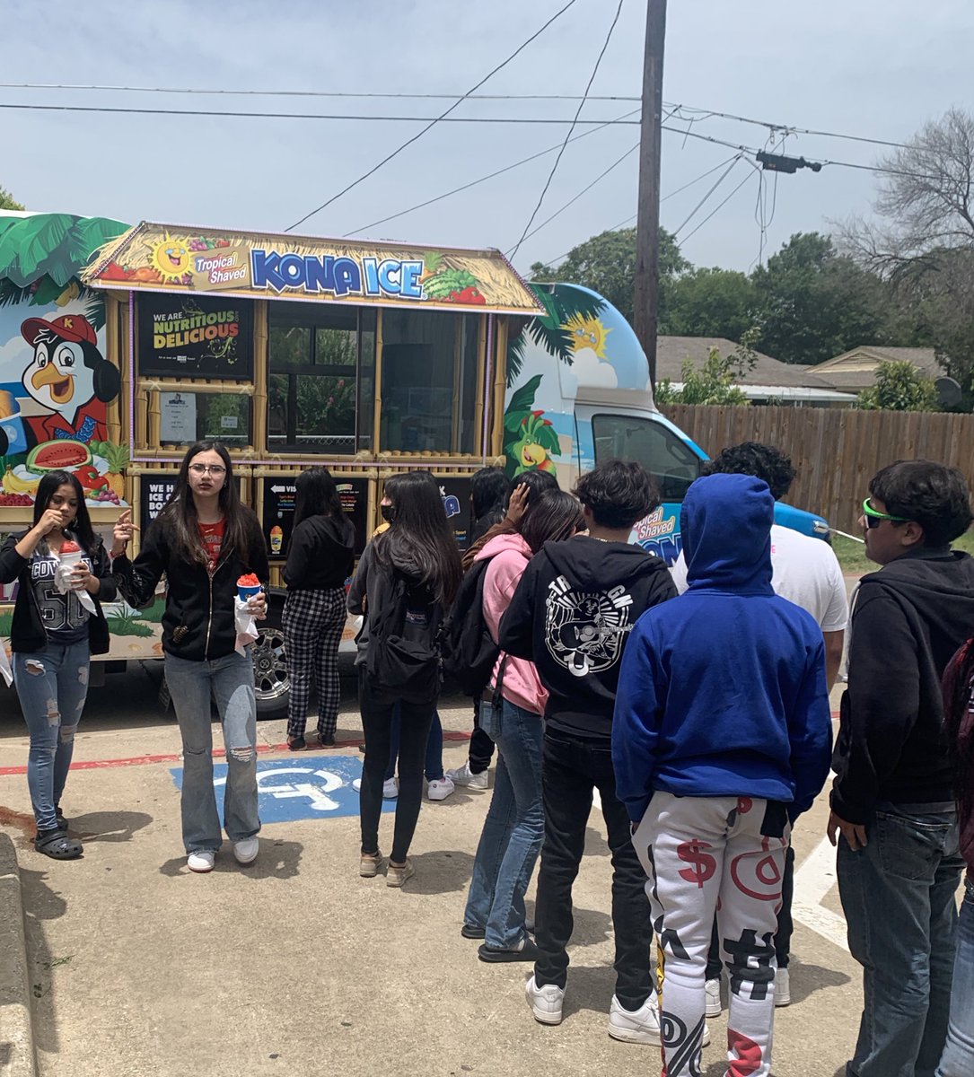 CToshma's tweet photo. What a way to end the first week of summer school intersession @SHMS_Colts with cool treat! https://t.co/3vu25Geynb