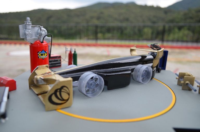 Proyecto F1 in School <a href="/F1inSchoolsMx/">STEM Racing México</a>

“Es buscar el apoyo de empresas para que se sumen como patrocinadores a nuestra escudería y nos ayuden a pagar todos los gastos que conlleva traer un coche de México a Inglaterra”

Mateo Quiros, líder de la Escudería @Leben_Forcer