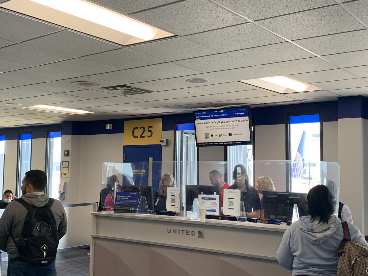 Consistency team helping out during irrops at IAD and EWR #teamwork #core4 #consistency <a href="/EddieLGordonJr1/">Eddie L. Gordon, Jr.</a> <a href="/rodney20148/">Rodney</a> <a href="/MikeHannaUAL/">Mike Hanna</a>