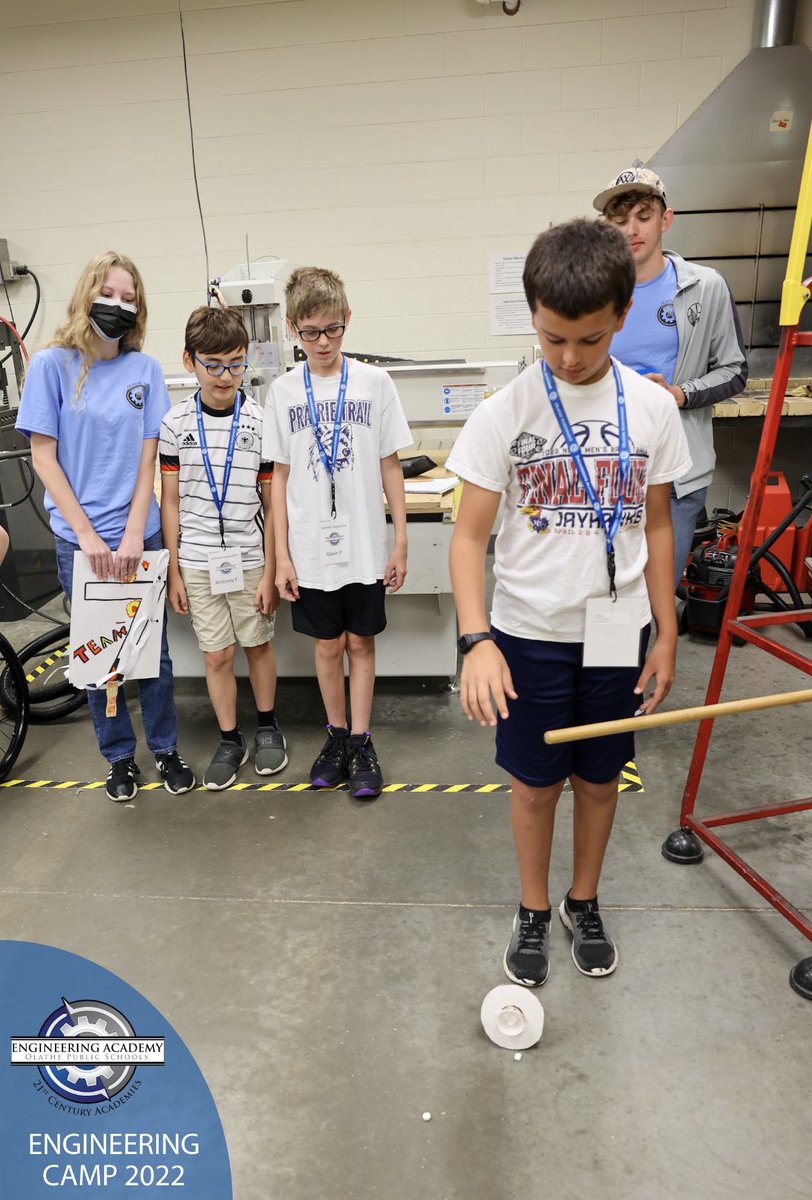 ONW_Electrathon's tweet photo. Engineering Summer Camp was a blast 🚀 to volunteer for! @OlatheEngineer https://t.co/mbkoWB4Ey4