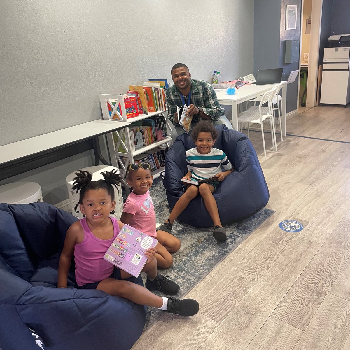 LA Family Housing tweet media