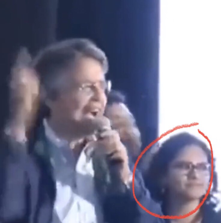 rommelau's tweet photo. ¡Por más que se alisen el pelo, se los reconoce! @QuitenoSur Hay que hacer público esto... ¡Ya están vistiéndose de pueblo estos oportunistas! https://t.co/TctqFiiOkA