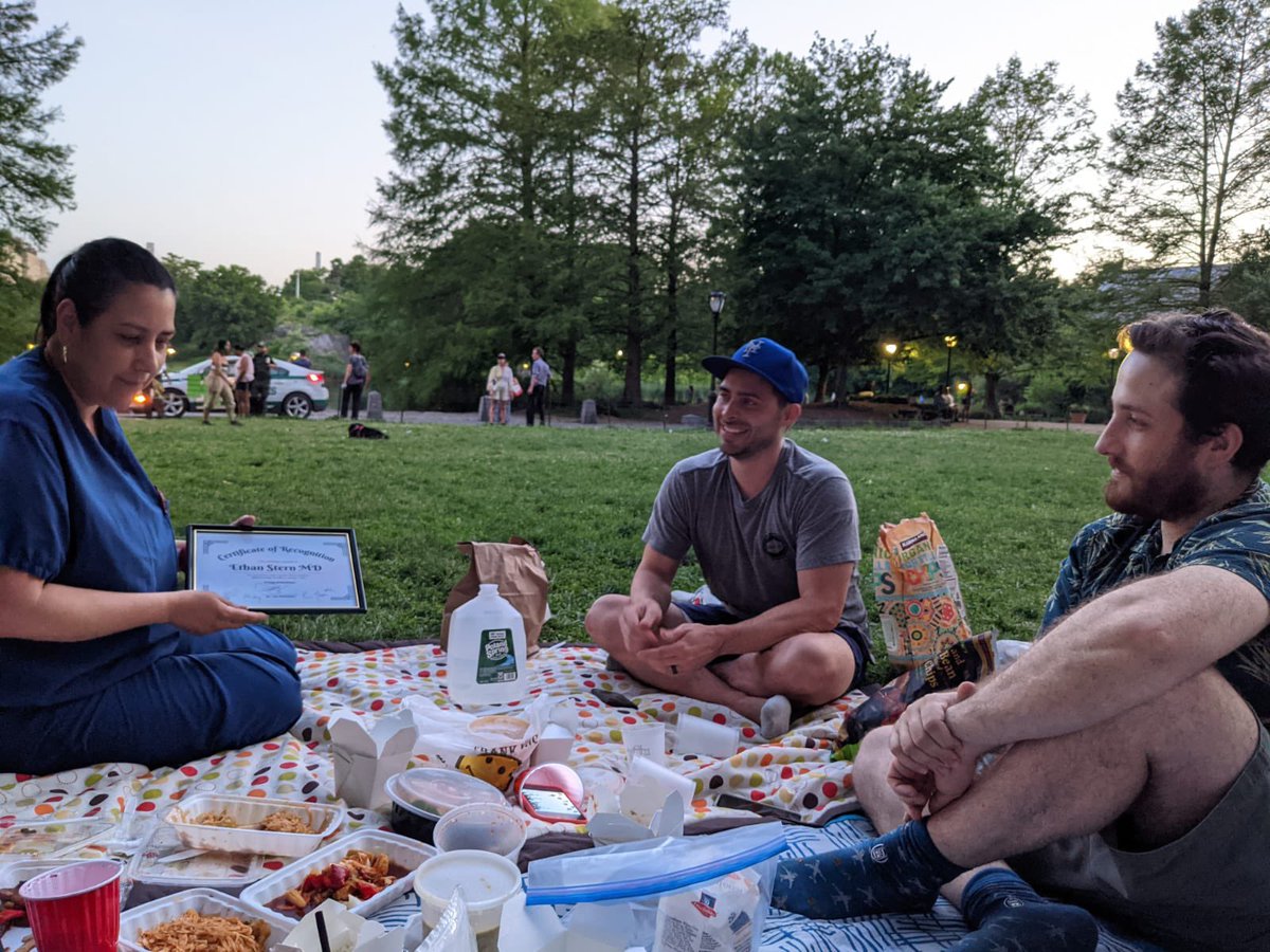 doctorshumway's tweet photo. Things I learned on day 1,081 of residency:
At the end of the day, your support system is everything. Be true to yourself, your patients, and your co-residents. 
This moment brought to you by Central Park, Thai food and these awesome folks: #coresidents #Ophthalmology https://t.co/B0groiMWSF