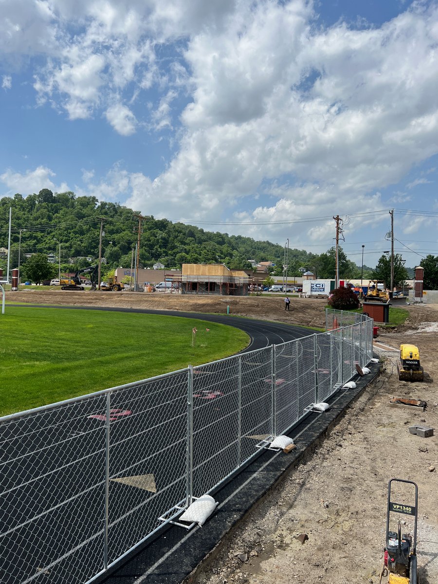 PrincipalMcAfee's tweet photo. PROGRESS!!!!! Nelson Field is starting to take shape! https://t.co/oczhuyL5KF