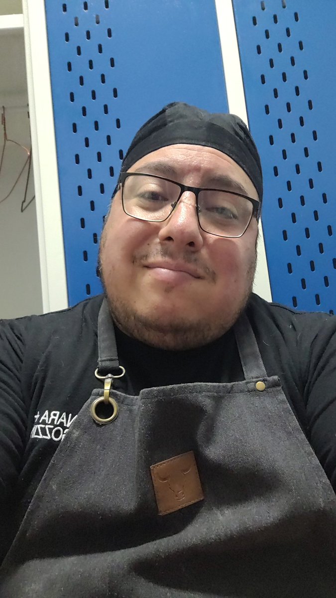 Tomasbuubaloo's tweet photo. Trabajando aún en la Embajada Británica, quiero dormiiiir 😫 ya queda menos 💙
#Chef #Banqueteria #Cocina https://t.co/lJRJQyDDKG