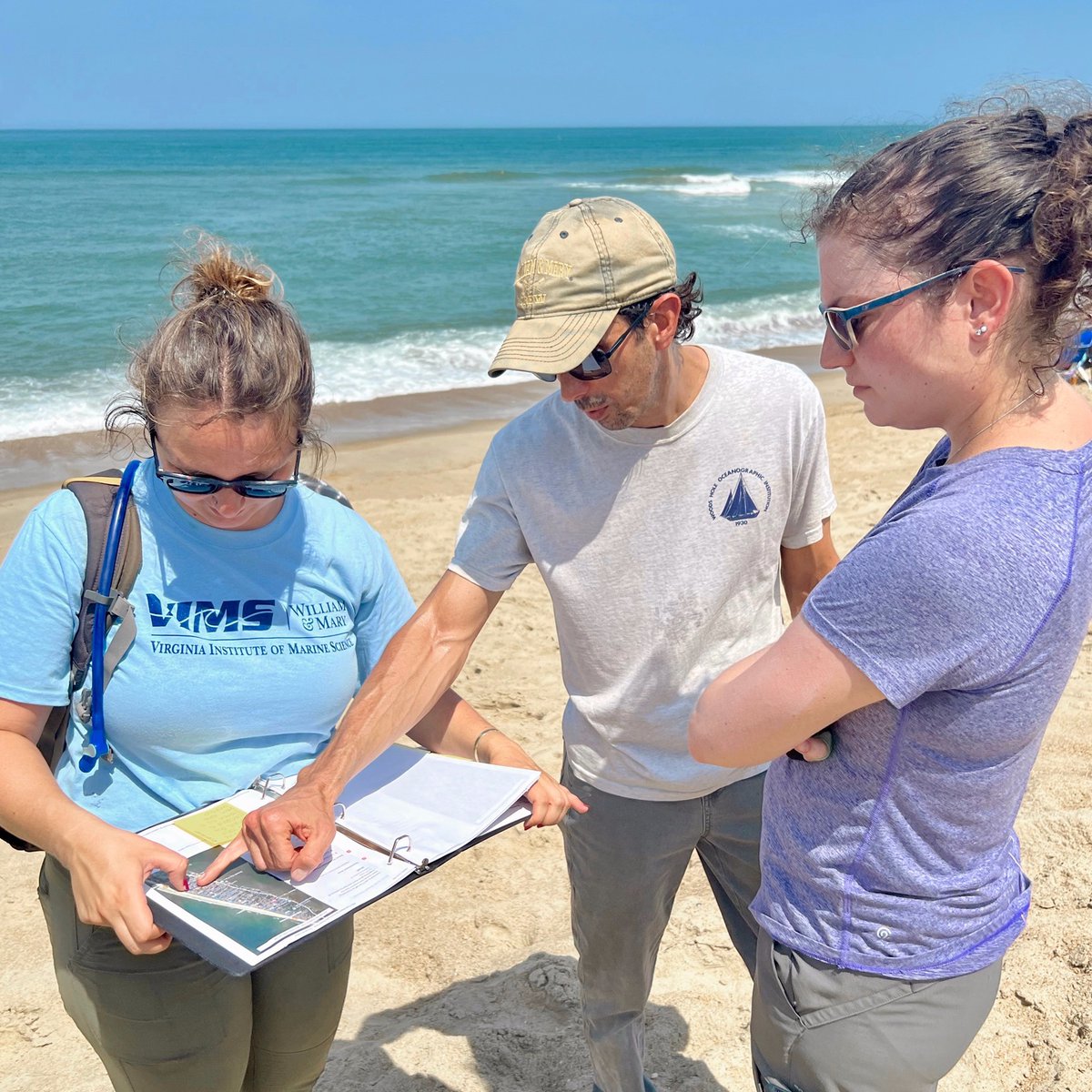 VIMS_News's tweet photo. Researchers from @VIMS_News, @VCU, and the @ArmyERDC recently planned their upcoming study of how beach nourishment on the #OuterBanks impacts the resilience of constructed and natural sand dunes. Learn more at https://t.co/BnE78YtdoA https://t.co/2x6Glldlom