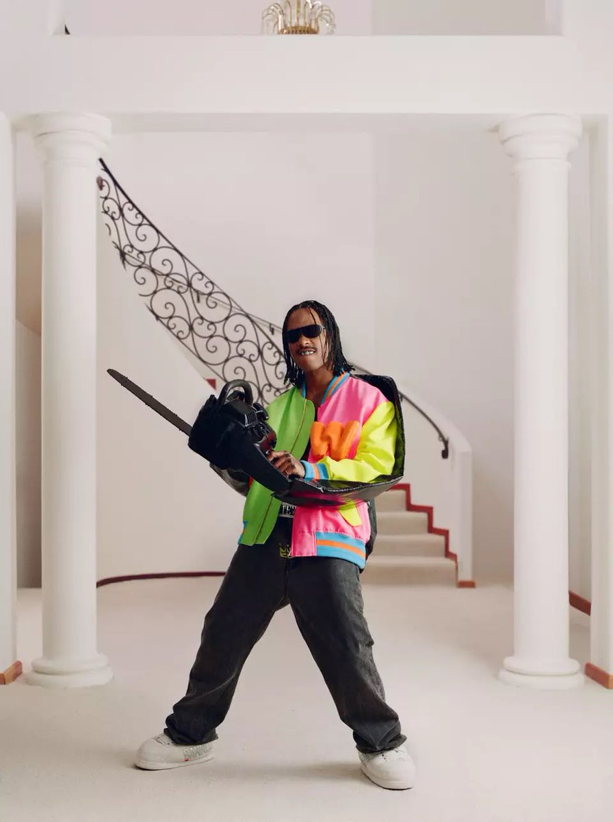 Outlander Magazine tweet media