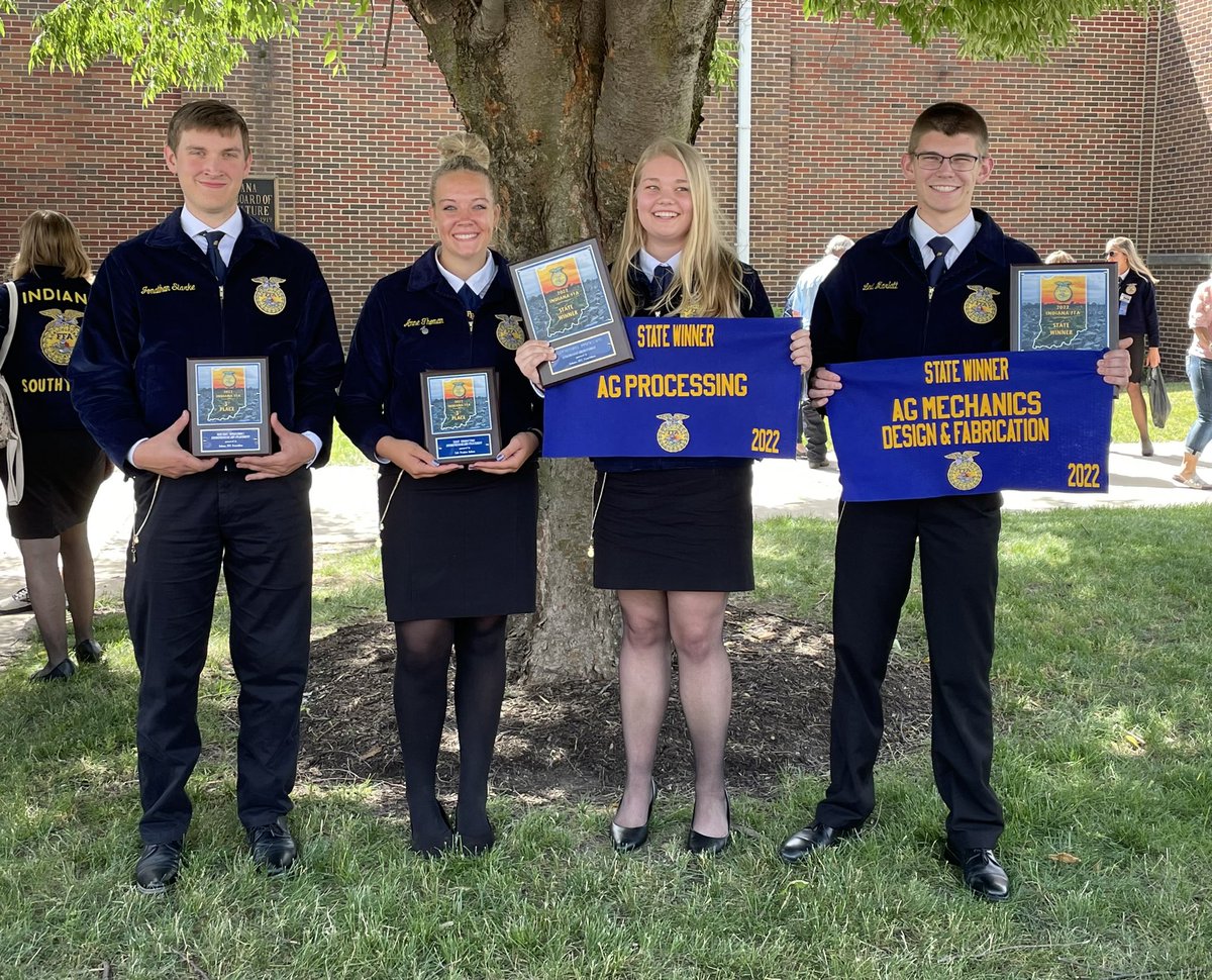 rushvilleffa1's tweet photo. Congratulations to our proficiency winners!
Zoe Mann- 1st Ag Processing 
Nicholas Neuman- 1st Ag Comm
Levi Marlatt- 1st Ag Mech Design&amp;Fab
Jonathan Starke- 3rd Nursery Oper.
Annie Thoman- 3rd Fruit Production
Katie Thoman - 4th Fruit Production
Kelby Roberts -4th Agriscience https://t.co/od1oNskdiw