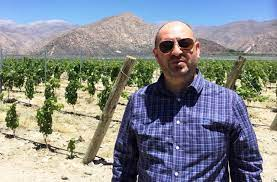 vidandroll's tweet photo. V&amp;R Deluxe! Esta noche nos visita en el estudio @claudiomaza1 para presentarnos la nueva cosecha de su #Inimaginable, beber y charlar de todo🍷 
Desde las 22hs. por https://t.co/EpnYi3FpLe, #AppLevelRock y #FacebookLive https://t.co/328poCjUlQ