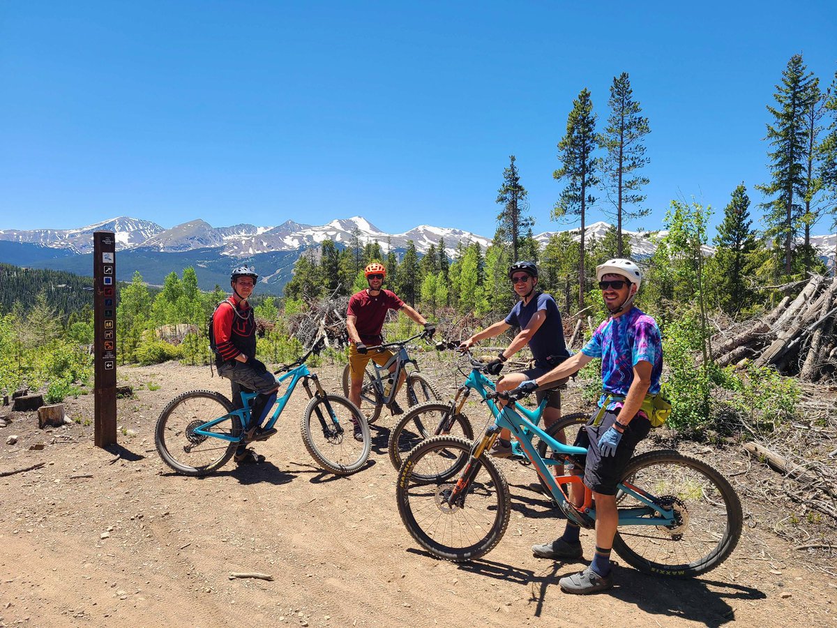 rachioco's tweet photo. Itโs a beautiful day in Rachioโs home state of Colorado! ๐ค๏ธ Our team is having a Breckenridge blast while exploring the surroundings, and making way on outdoor adventures.
We hope youโre getting out there this summer too, no matter where that may be! #ConnectOutside https://t.co/3Q2Nwf9mWu