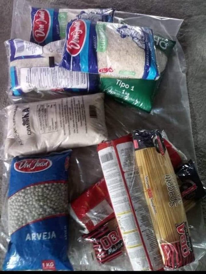 Comenzó la distribución de la tercera vuelta de módulos gratuitos en el Consejo Popular Carlos Rojas, perteneciente al municipio de #Jovellanos, en Matanzas.
#ComercioCuba #VamosConTodo <a href="/PresidenciaCuba/">Presidencia Cuba 🇨🇺</a> <a href="/MMarreroCruz/">Manuel Marrero Cruz</a> <a href="/JorgeLuisTapiaF/">Jorge Luis Tapia Fonseca</a>  <a href="/EmpaMatanzas/">Empa Matanzas</a>