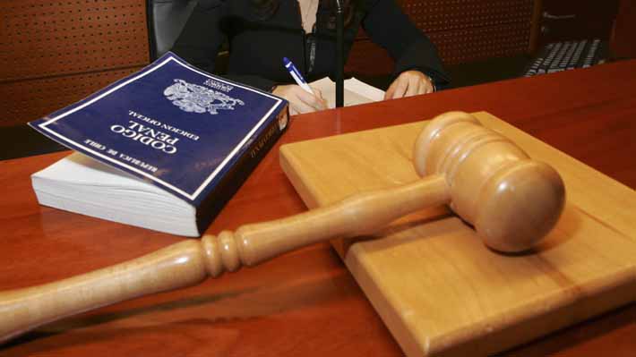 soychilecl's tweet photo. Tribunal condena a 5 años de libertad vigilada a sujeto que quemó camión en Collipulli https://t.co/YKnSZpU3p1 https://t.co/LEzLeZDJ0K