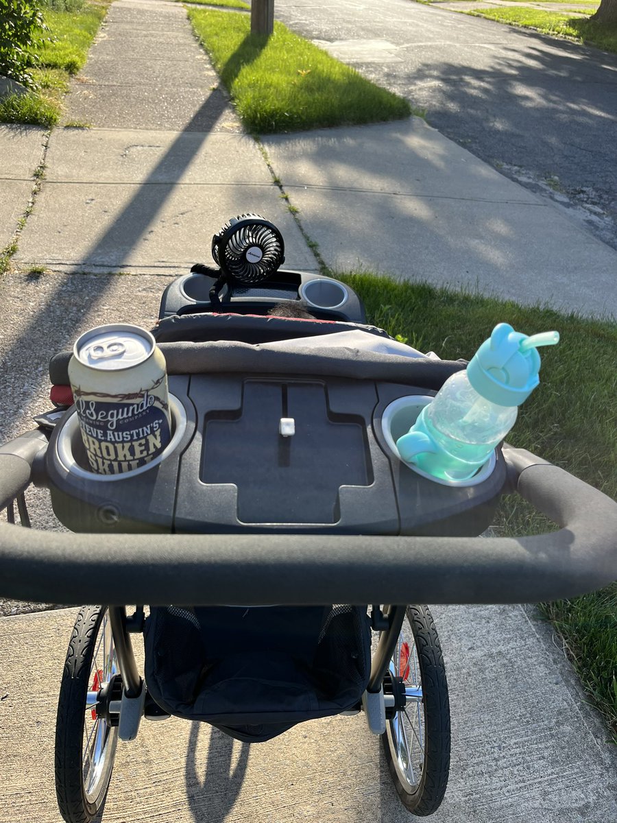 hamp_dachamp15's tweet photo. Daddy Hamp on a lil afternoon stroll with baby Hamp
#BeerDay
#cleheights
#father
#blessed https://t.co/VnAgWmhxJP