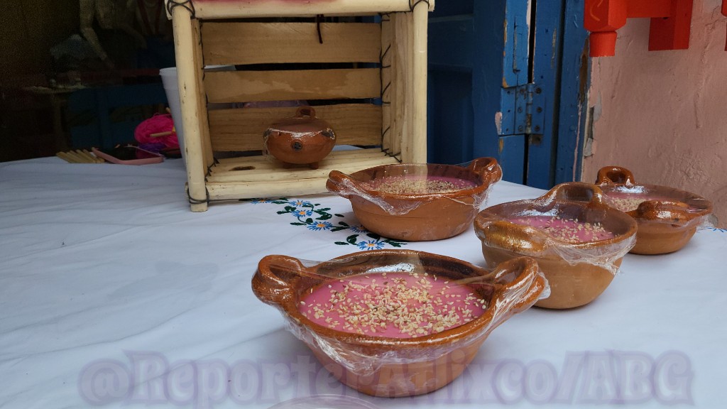 ReporterAtlixco's tweet photo. Como cada año, familias atlixquenses elaboran #JERIPA postre típico y único de este municipio. 

@AtlixcoAyto @TurismoAtlixco @e_consulta https://t.co/NNjBUH3Cxl