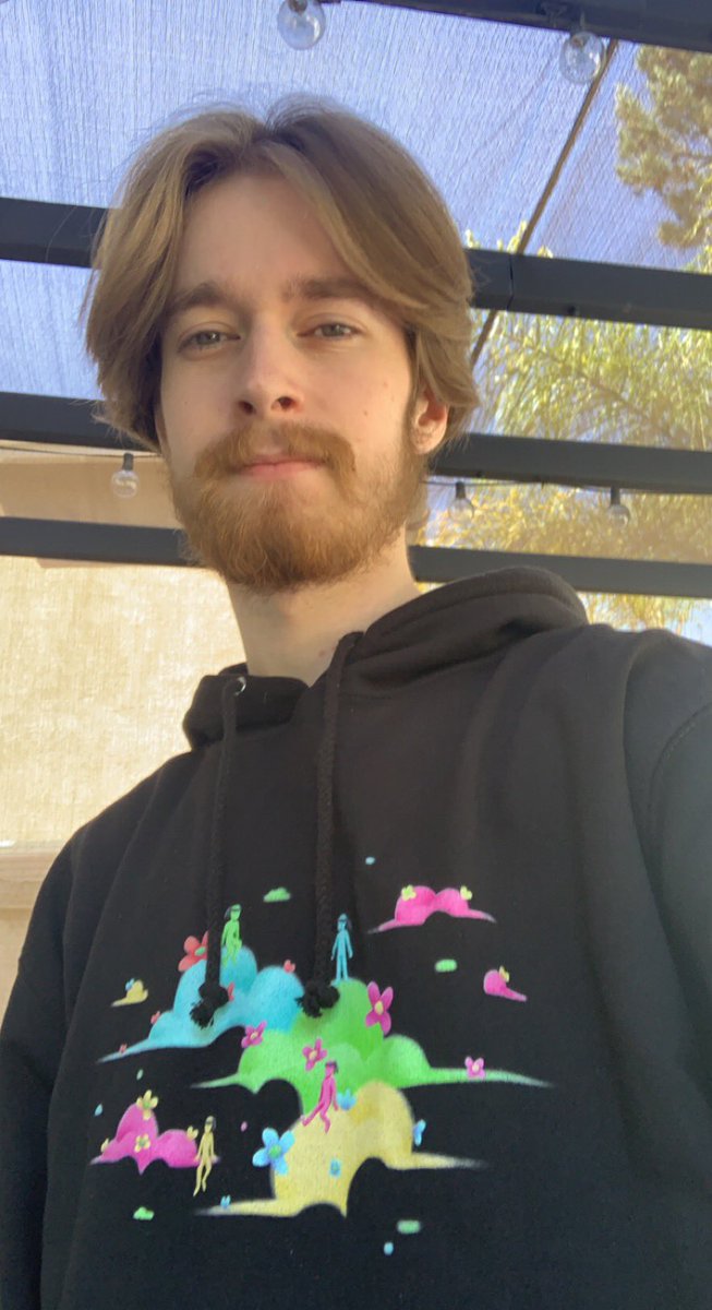Dylqnnnn_tv's tweet photo. #mcsrtwtselfieday but it’s a strategic merch sneak peek https://t.co/5dhuEBB9s5