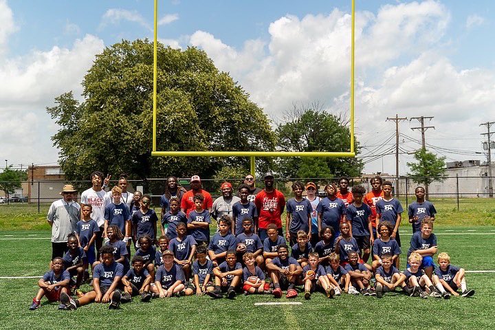 FlyghtPrepFB's tweet photo. Thank you to everyone that attended the Flyght Academy Prep Youth Camp today! The future is bright ✈️

A special thank you goes to the Dayton Police Department and Officer Perez for bringing over extra gatorades for the kids. 

#FlyghtPrep #FlyWithUs #FlyghtYouth https://t.co/NM6iwzuvmP