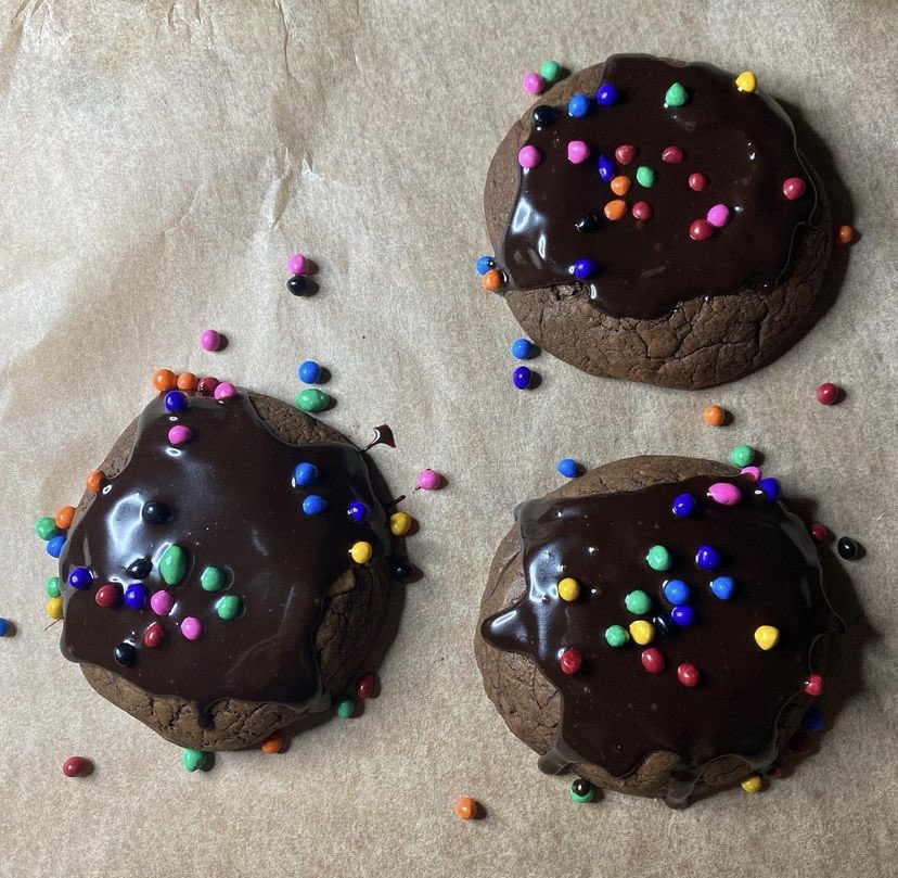hourlybake's tweet photo. i made cosmic brownie cookies 🍪 https://t.co/0V8YSt8Rn6