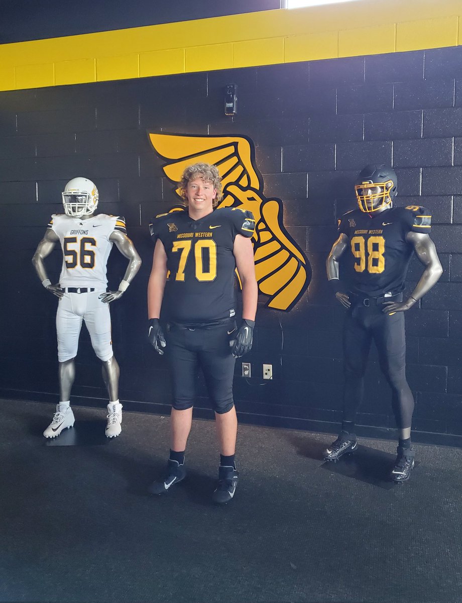 Big thanks to <a href="/CoachStLouis/">Patrick St. Louis</a> and <a href="/MWSU_Football/">Missouri Western Football</a> for having me. It was a great experience. <a href="/ASPMorris1/">Armstrong Sports Performance</a> <a href="/morris_football/">Morris HS Football</a> <a href="/EDGYTIM/">Timothy “EDGYTIM” OHalloran</a> <a href="/DeepDishFB/">DEEP DISH FOOTBALL</a>