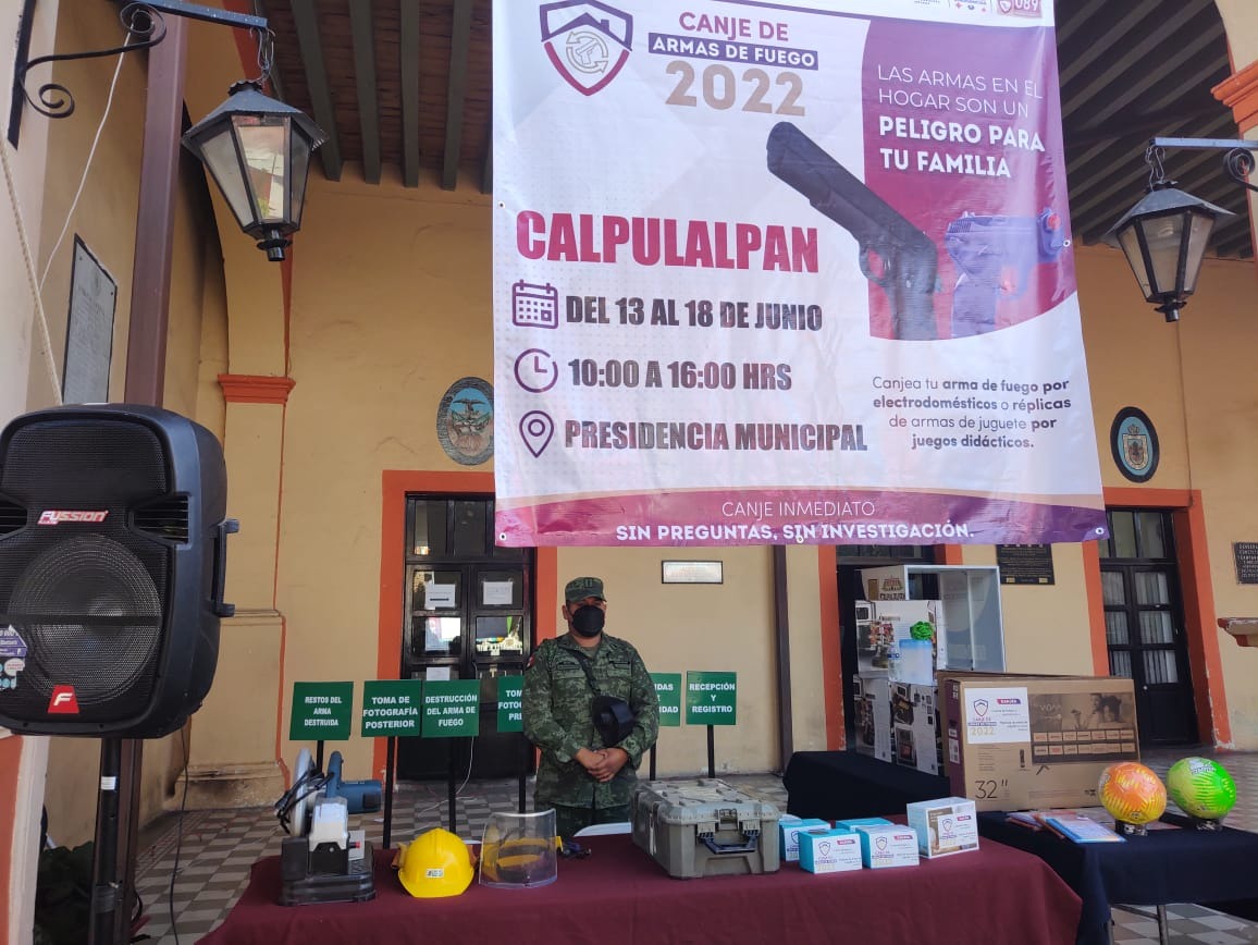 SEGOBTlx's tweet photo. La Comisión Ejecutiva del Sistema Estatal de Seguridad Pública #CESESP y el #EjércitoMexicano, recibieron en la primera etapa de la campaña de Canje de Armas de Fuego 2022, 28 armas, cinco cargadores, 112 cartuchos y 492 juguetes bélicos.
Detalles en https://t.co/6WU2fl5Tsz https://t.co/yFJSjqA2m4