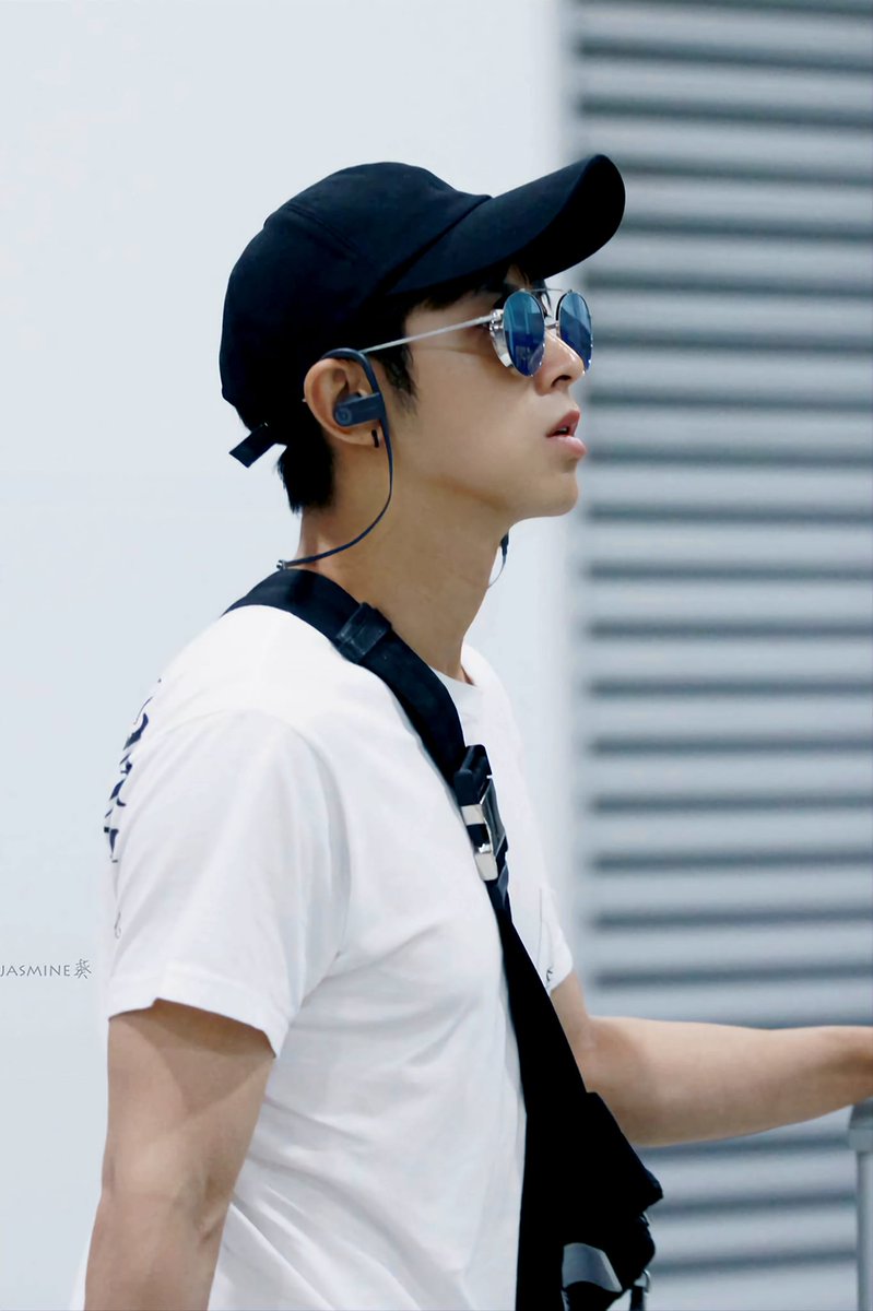 SkyUK2154's tweet photo. 2018.06.17 #Yunho  @ Incheo Airport Back to Korea from Philippines
#U_KNOW  #YUNHO 
#유노윤호 #정윤호 #ユンホ  
#TVXQ! #東方神起 #Tohoshinki 
#YUNHOfrom東方神起 https://t.co/VyODe9si84