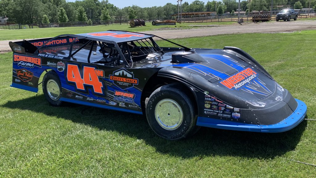 ColePerkins12's tweet photo. Monroe, WI’s David Webster has arrived to @speedway_k for tonight’s $5,000 to win @SummerNationals #HellTour event.

The Badger State driver is making his his first @SummerNationals appearance of the season tonight, aboard his #44W Black Diamond Chassis by Twenty Five.
#HellTour https://t.co/paZ04nuhXT