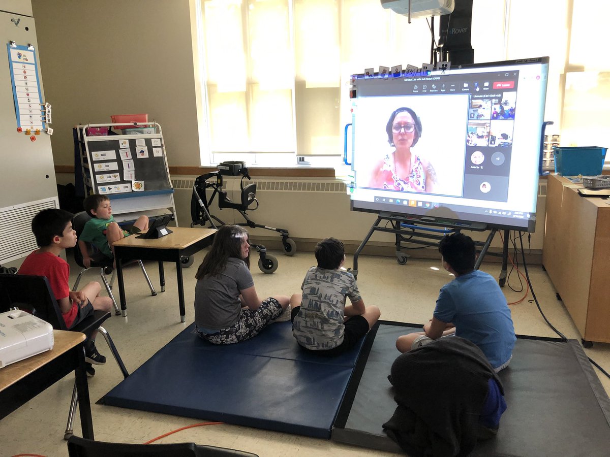 Gainsclassroom's tweet photo. Students are enjoying a Mindfulness Session as part of GAINS Track Week @biaaro @JohnCampbellPS https://t.co/Wtsaxw2Laq