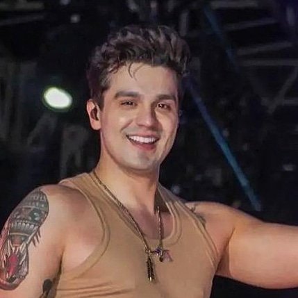 A melhor parte de mim encontra-se em você. Meus melhores sorrisos, lembranças, e sentimentos que vivi foram proporcionados por amar você. 🥰 <a href="/luansantana/">Luan Santana</a>