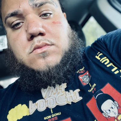 versaceloochi's tweet photo. #NewProfilePic I was born to lose but built to win! https://t.co/hIMHfyYEXi