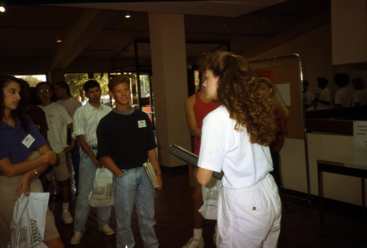 UT_Dallas's tweet photo. #tbt to our first freshman orientation in 1990 ☄️ https://t.co/Qjvd54hxWM