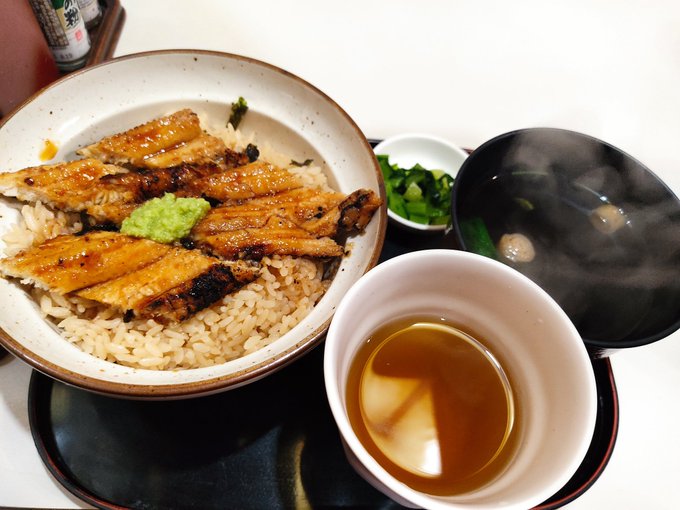 アナゴ昼メッシ!(っ ̑౪ ̑c) 