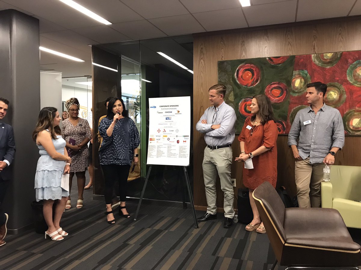 susangobbo's tweet photo. Great @HCCMetroSTL Happy Hour at @HelixCenterSTL. Building a more inclusive community, making the city more attractive and a better place for everyone. @EduardoPlaton @SierraPR @STLMosaic @BetsyHCohen @Gabyrdarris #MariaAparecida #PortugueseLanguageProgram https://t.co/6bvzuBIf7G