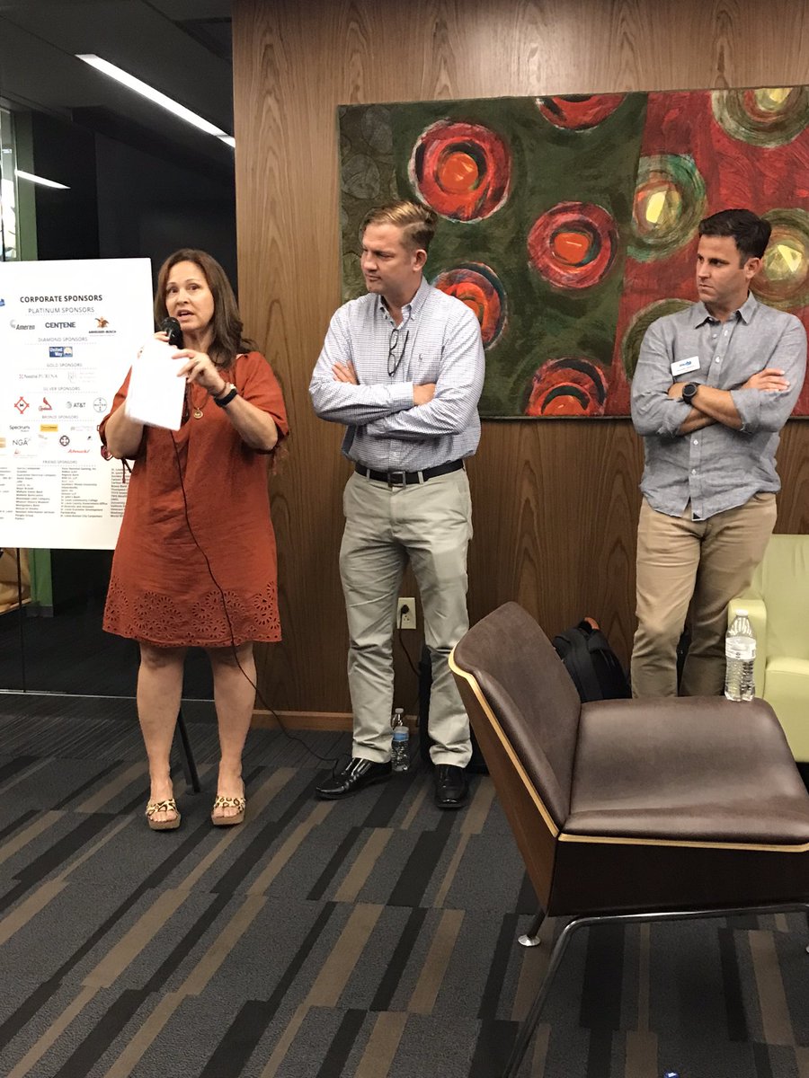 susangobbo's tweet photo. Great @HCCMetroSTL Happy Hour at @HelixCenterSTL. Building a more inclusive community, making the city more attractive and a better place for everyone. @EduardoPlaton @SierraPR @STLMosaic @BetsyHCohen @Gabyrdarris #MariaAparecida #PortugueseLanguageProgram https://t.co/6bvzuBIf7G
