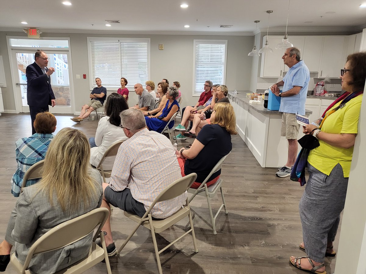 KatzForCouncil's tweet photo. Tonight was a great night to answer voter questions in Washingtonian Woods and to share my experiences as both a small business owner and Mayor of Gaithersburg. https://t.co/j4YW1CTsL8