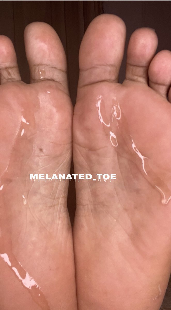 MelanatedToe's tweet photo. Drip 💧 #footpic #ebonyfeet #feetpicsforsales #feetfethish #feetsoles #WetFeet https://t.co/gXTgySeu5v
