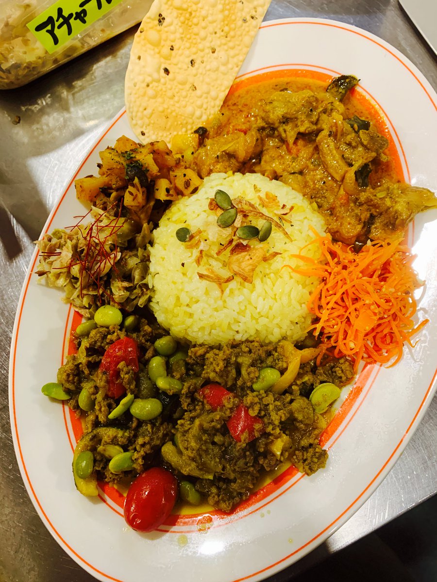 curryshop_take's tweet photo. カレー屋タケちゃん！
本日11時30分からオープンしてます！
ヨロシクお願いします🙏😊🍛✨ https://t.co/6yM2zFFo1S