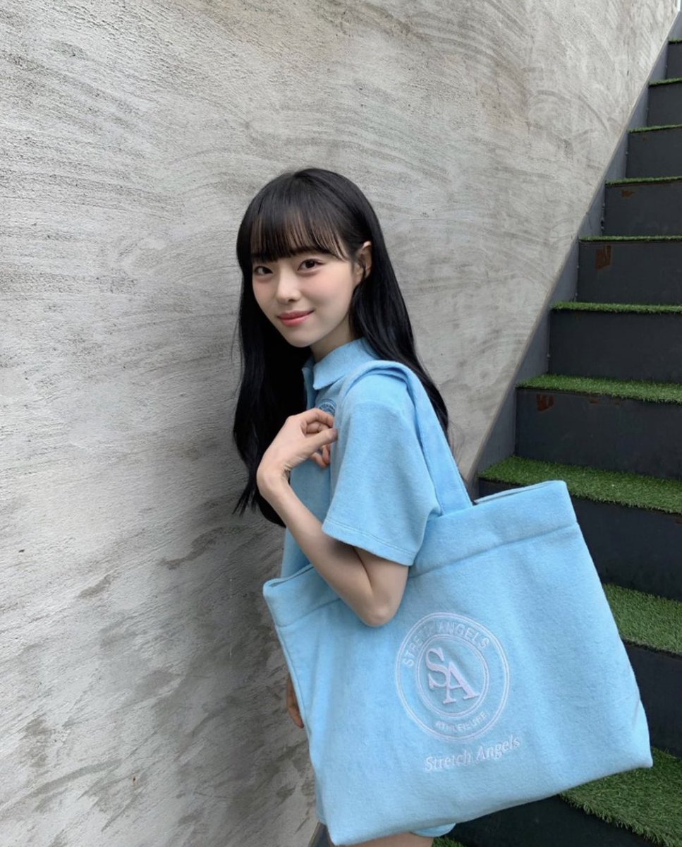 yourspromoter's tweet photo. — #SONGYEBIN #송예빈
“ #/협찬 @/stretchangels 여름 찰떡 셋업... 💙 귀여워..🤍 ” https://t.co/ajBH12jKC5