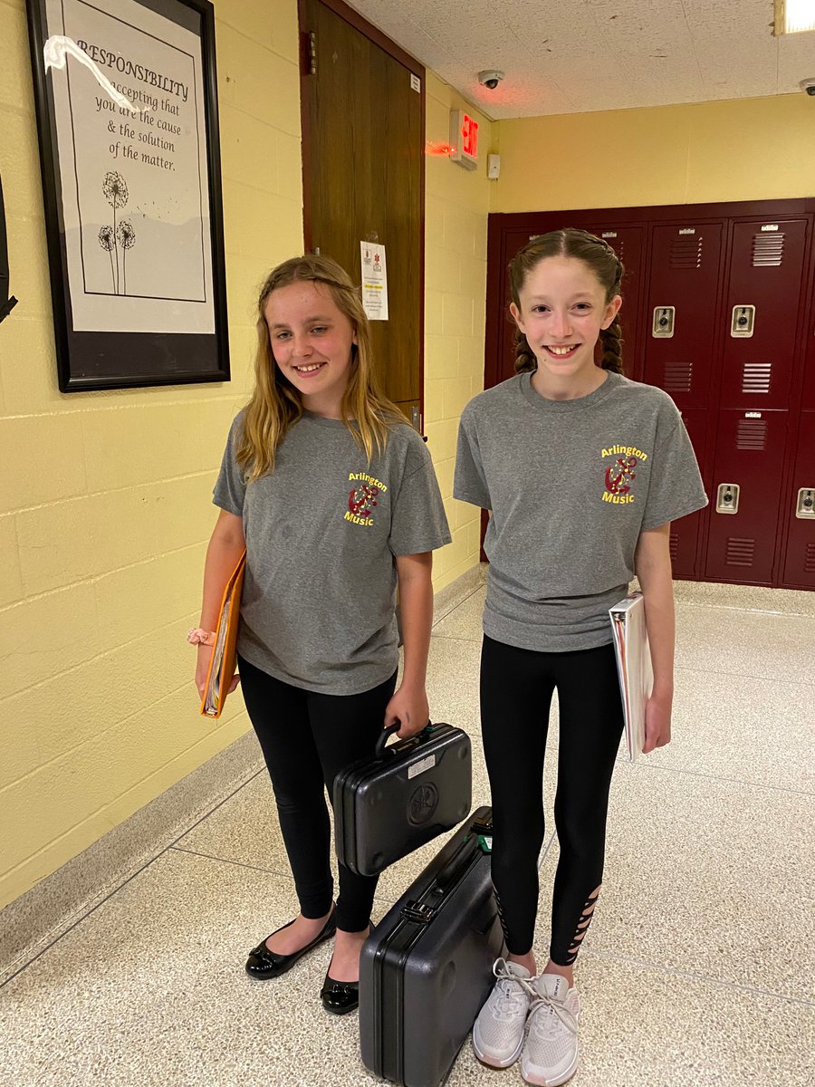 leanne_starzyk's tweet photo. It’s been an action packed day! Started out at LMS- Abby received a Highest Overall Average Award! Then hosted an Ice Cream Social for Amelia’s 5th grade class to celebrate them moving up. Then back for Abby’s Band concert! So happy we can celebrate their accomplishments ❤️💛🎉 https://t.co/fglqLnMqHK