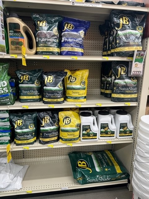 JBInstantLawn's tweet photo. Ready to repair some spots in the lawn? In the Portland/Vancouver area? Swing by your local Parkrose Hardware and pick up some JB TurfMend to get the job done! @prhardware #lawn #lawnrepair #repairthebare #jbinstantlawn #parkrosehardware #realgrass #turfmend #mylawnlooksawesome https://t.co/OYp9PsYtzG